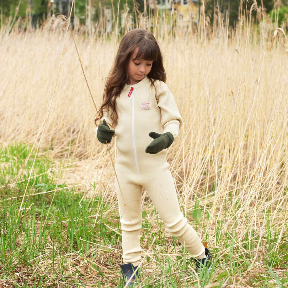 children's Ruskovilla wool mittens