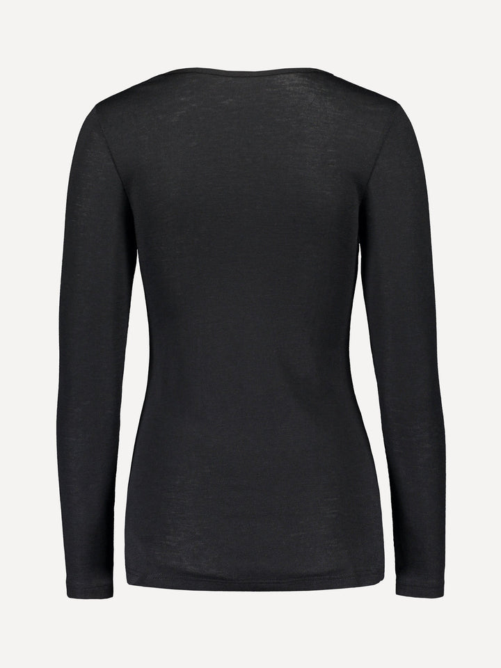 silkwool long-sleeved V-neck (black size small in stock)